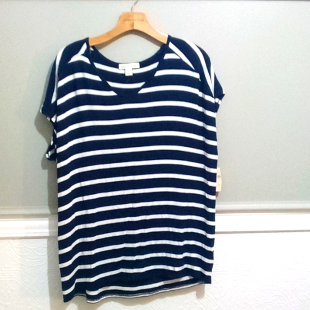 Plus size (XL), V-neck, blue stripe and tan